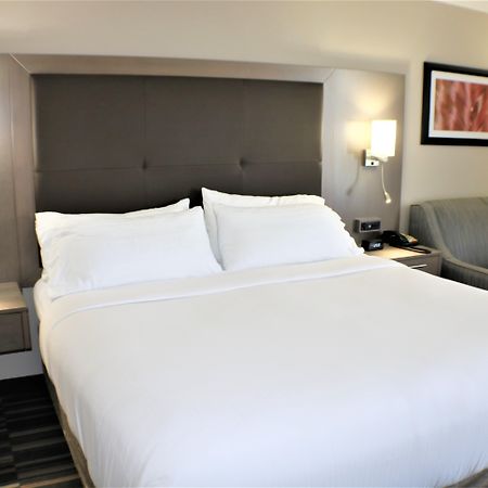Holiday Inn Express Woodstock-Shenandoah Valley By Ihg Екстер'єр фото