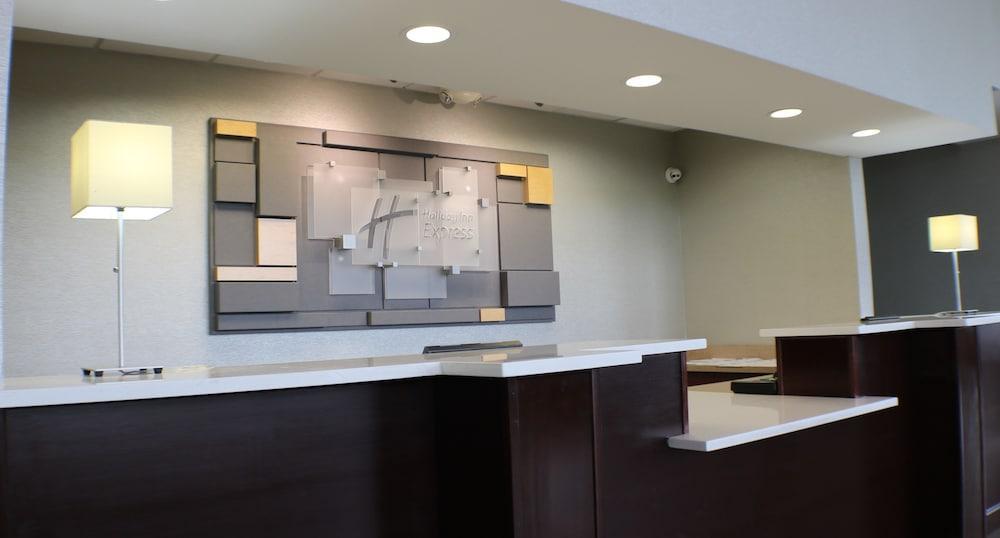 Holiday Inn Express Woodstock-Shenandoah Valley By Ihg Екстер'єр фото