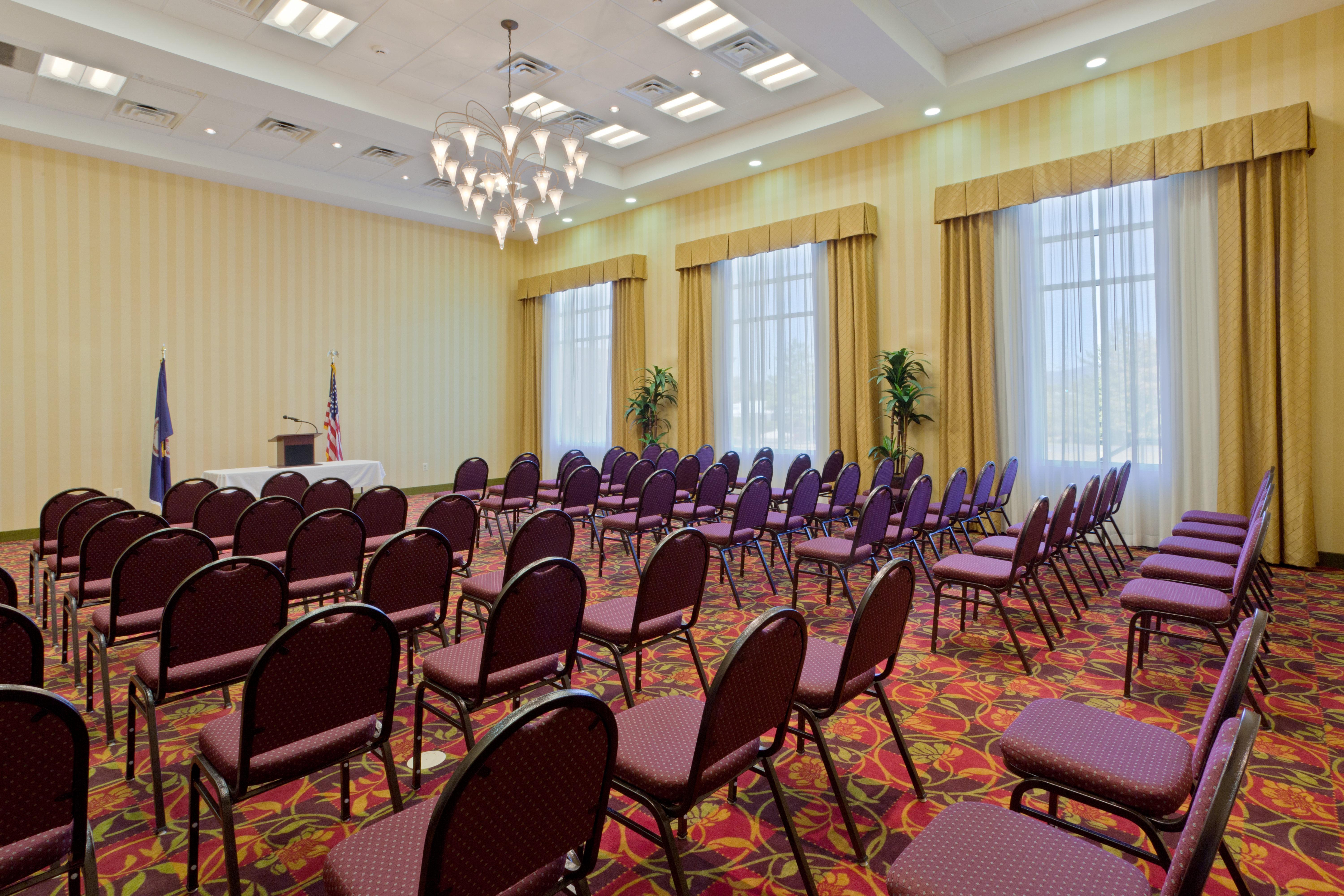 Holiday Inn Express Woodstock-Shenandoah Valley By Ihg Екстер'єр фото
