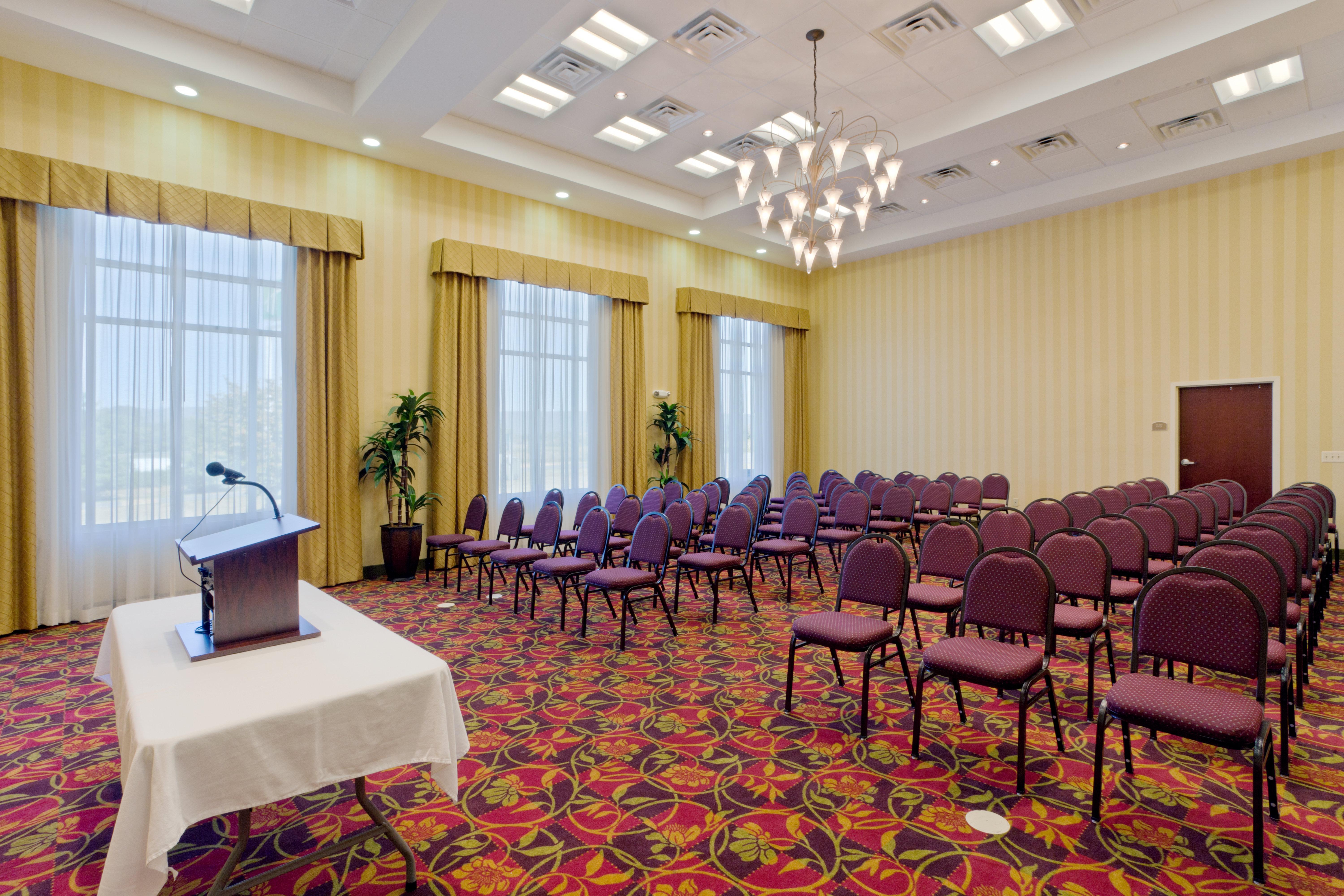 Holiday Inn Express Woodstock-Shenandoah Valley By Ihg Екстер'єр фото