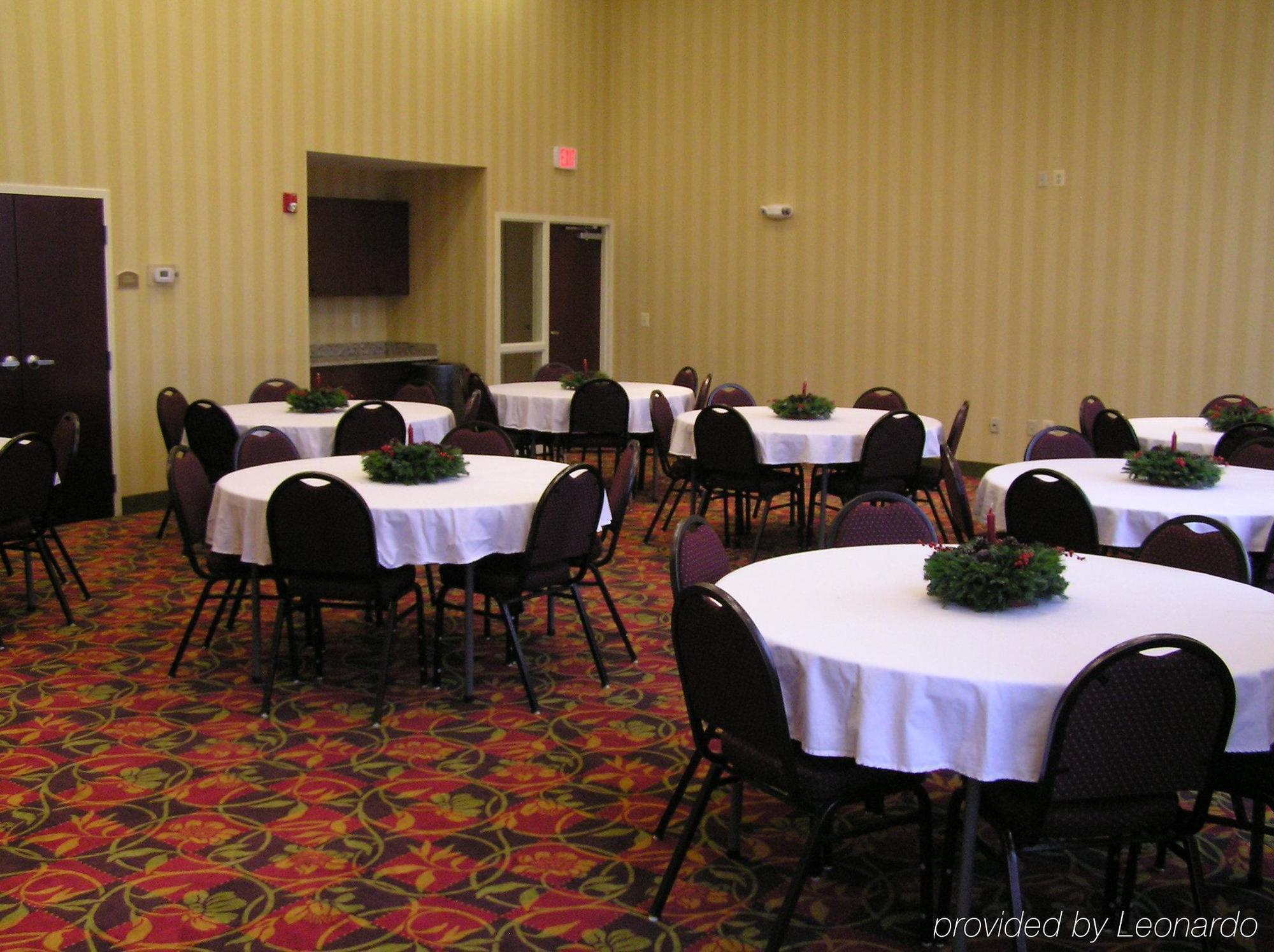 Holiday Inn Express Woodstock-Shenandoah Valley By Ihg Екстер'єр фото
