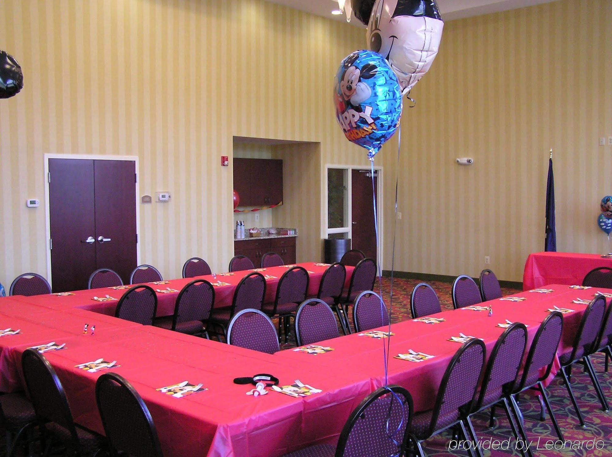 Holiday Inn Express Woodstock-Shenandoah Valley By Ihg Екстер'єр фото