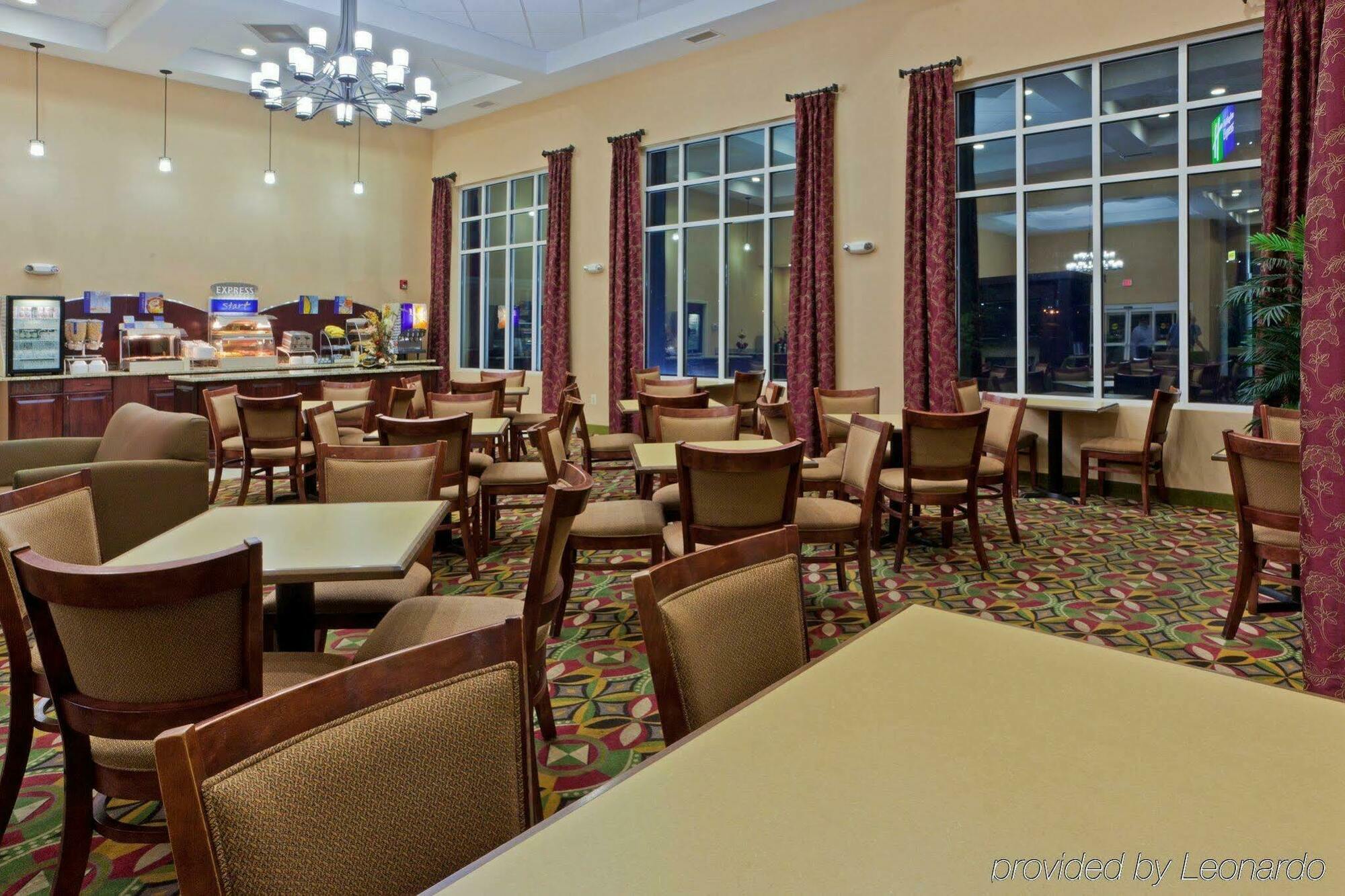 Holiday Inn Express Woodstock-Shenandoah Valley By Ihg Екстер'єр фото