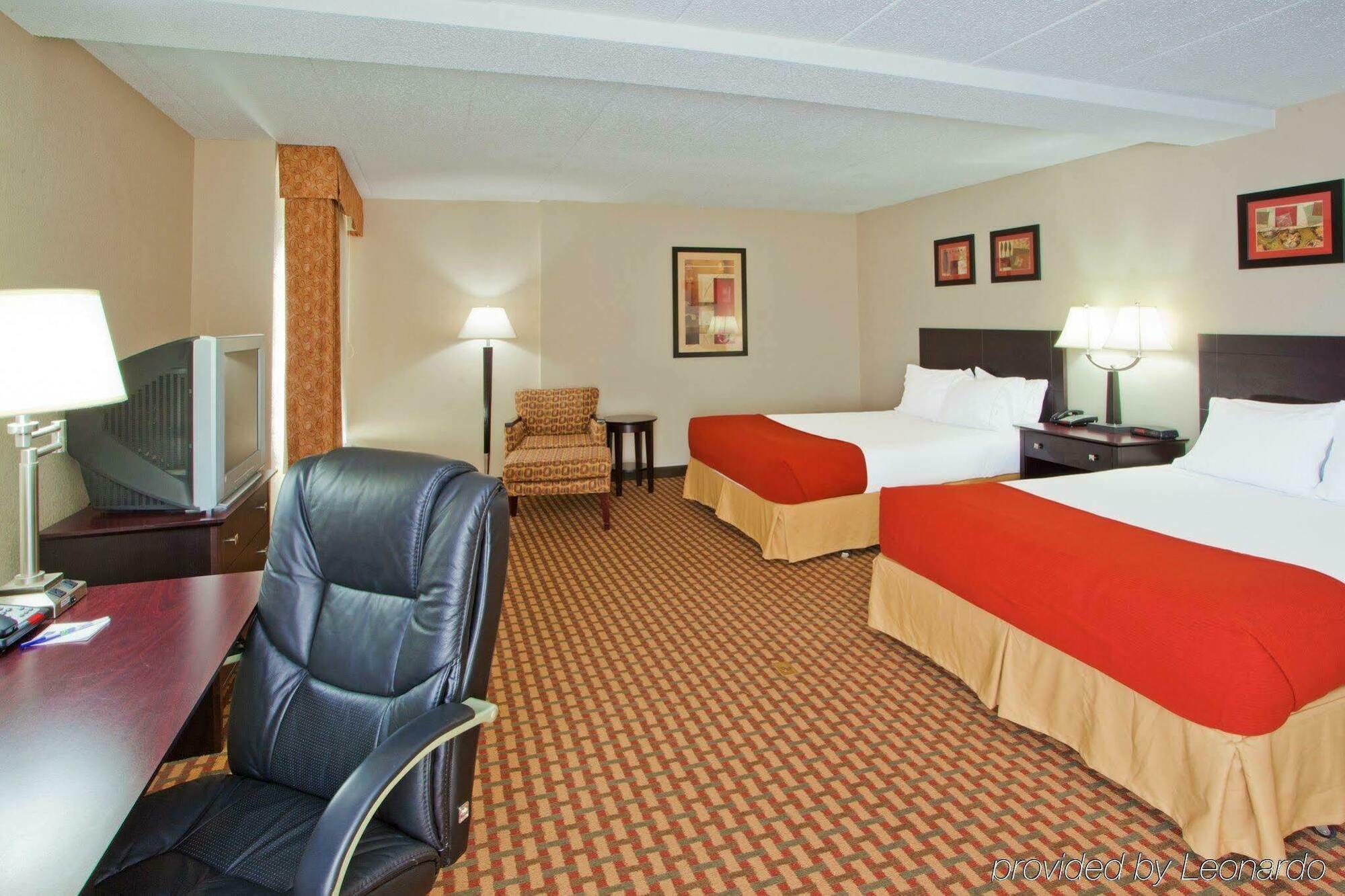 Holiday Inn Express Woodstock-Shenandoah Valley By Ihg Екстер'єр фото